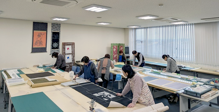 【砺波支社】裏打ちと表装　日・月曜（第１・３）9:10～12:30、13:30～17:00